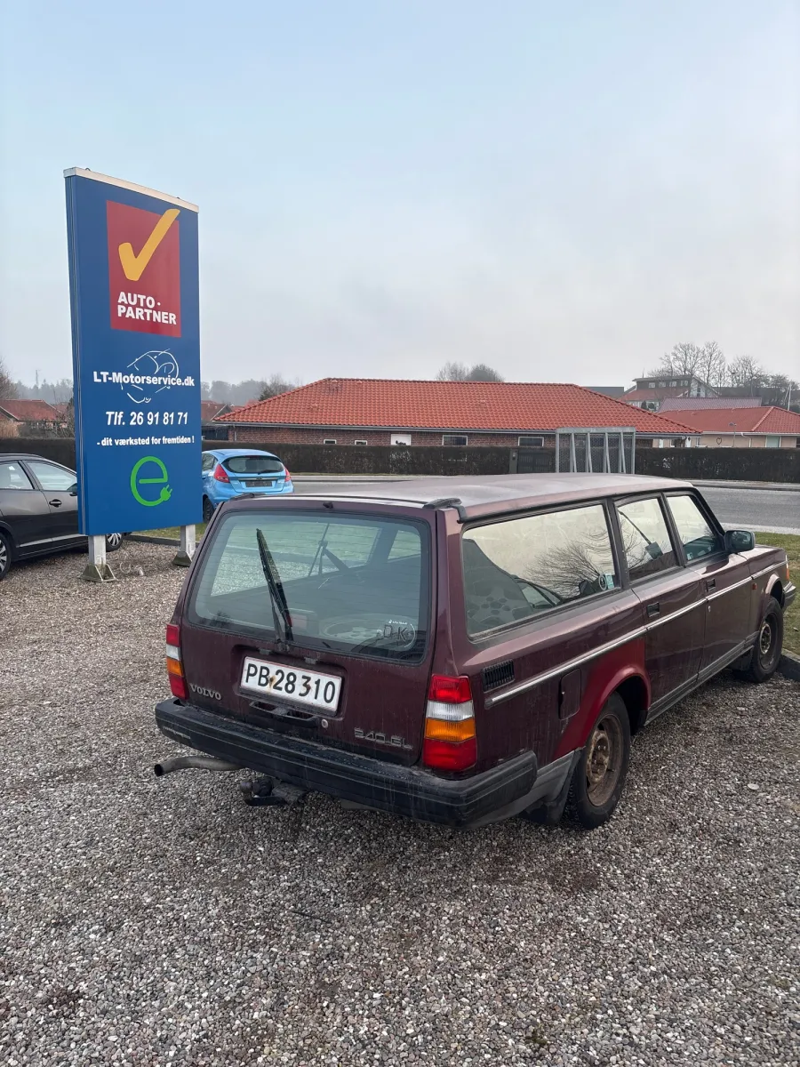 Foto fra et syn på LT Motor Service Aps